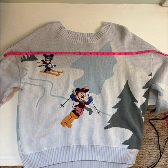 Disney’s Mickey & Minnie Ski knit Crew neck Sweater Size Large - Picture 5 of 7